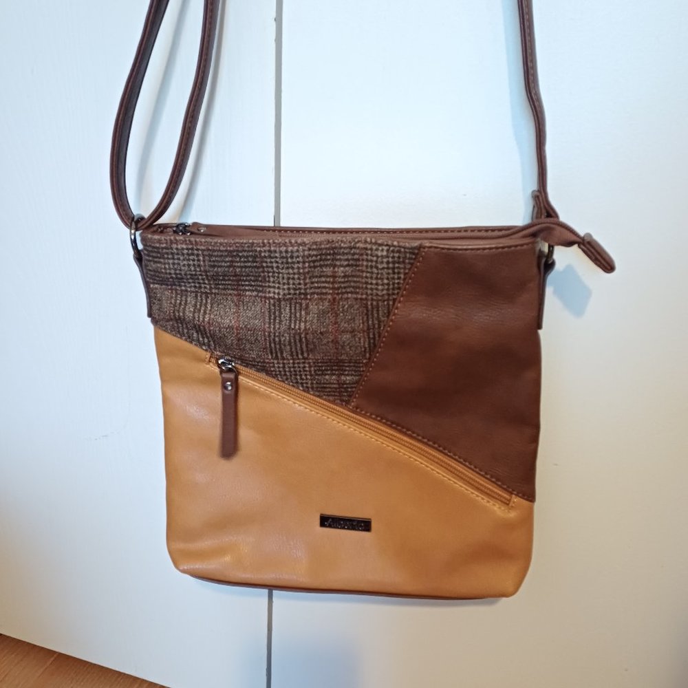 Alberto Crossbody Mixed-Material Women Handbag 11'' X 11'' - Picture 3 of 5